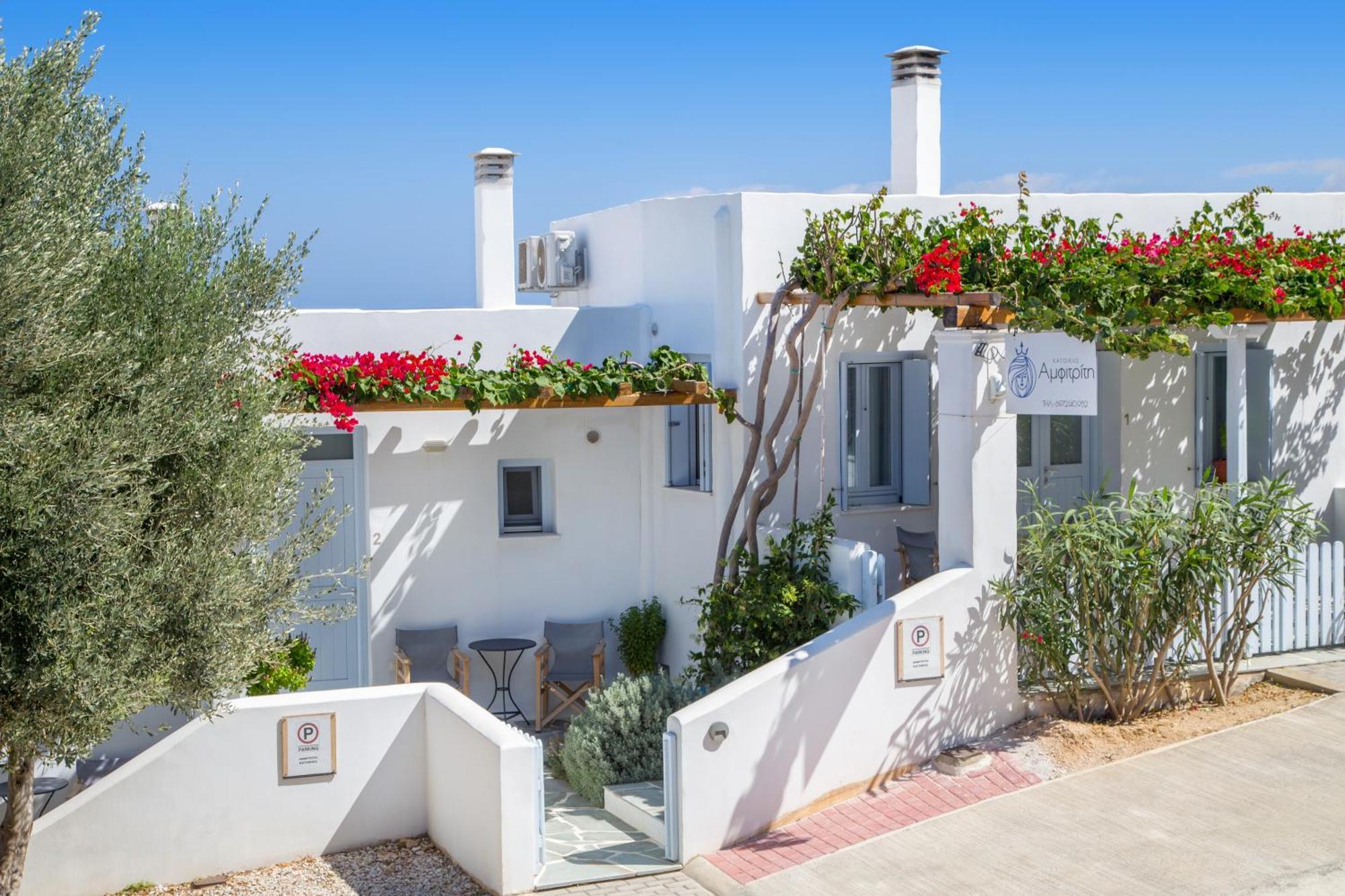 Amphitrite Apartments Скірос Екстер'єр фото